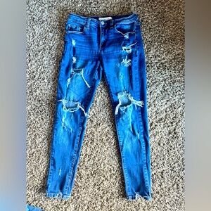 KanCan distressed dark wash  jeans! Size 7!